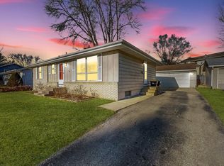 715 Zumbro Dr NW, Rochester, MN 55901