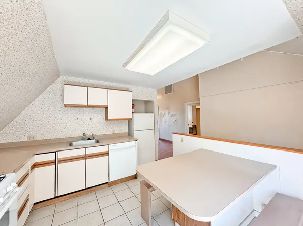 5856 Darlington Rd, Pittsburgh, PA