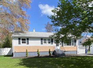 2 Christina Ave, Billerica, MA 01821