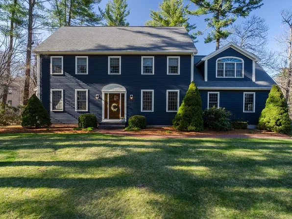 20 Williamsburg Ln, Attleboro, MA 02703