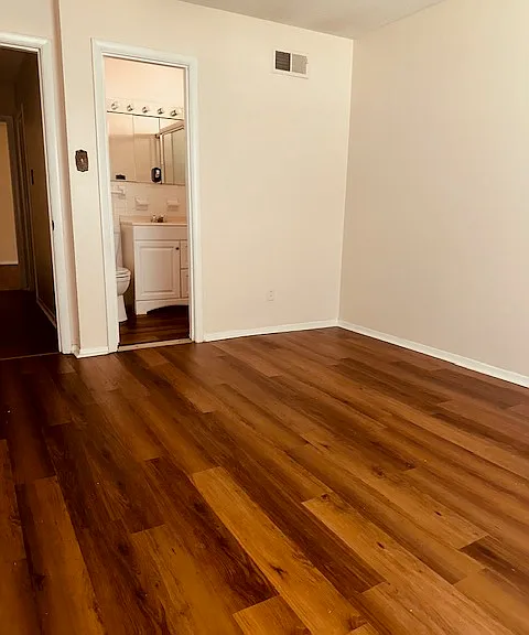 5038 Bryndale Ave — Photo 6