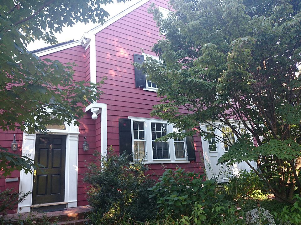 2nd image of 209 Pond Ave