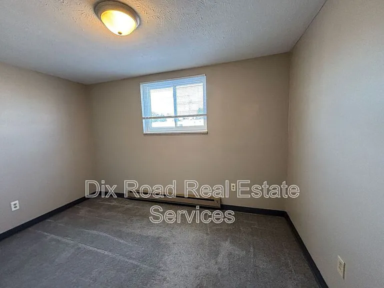 735 Trumbull St #1 — Photo 9