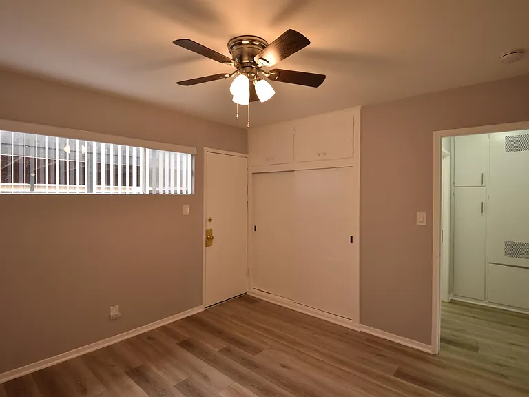 306 E Badillo St — Photo 11