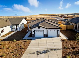 9113 Prometheus Dr, Bakersfield, CA 93306