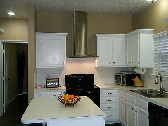 5th image of 16010 Mountain Shadows Dr