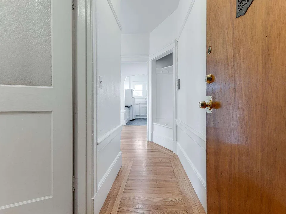1805 International Blvd #7