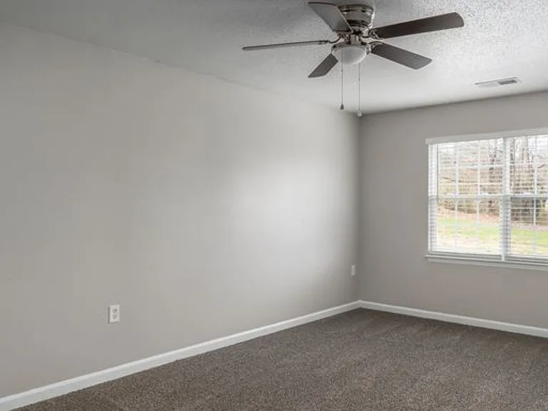 Wendover Ridge Apartments — Photo 39