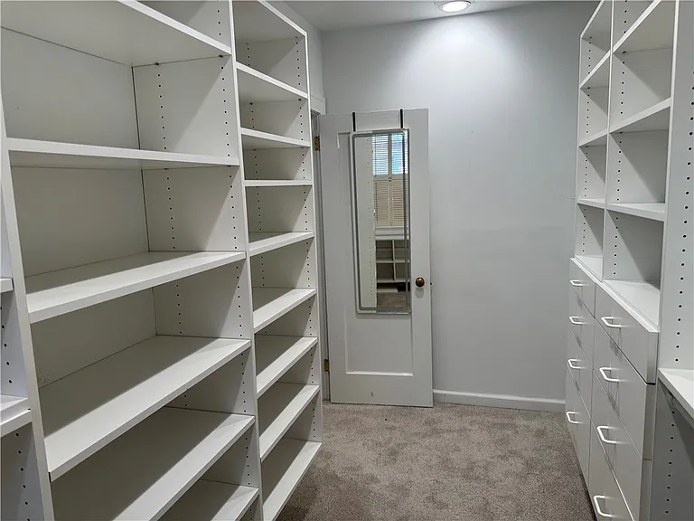 703 Saint James St — Photo 34