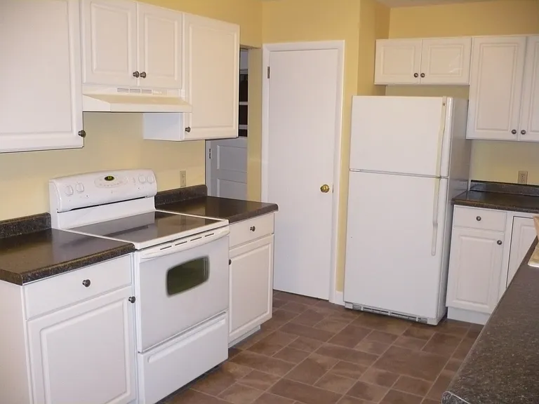543 Locust St — Photo 4