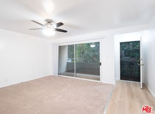 422 Arnaz Dr APT 1, Los Angeles, CA 90048