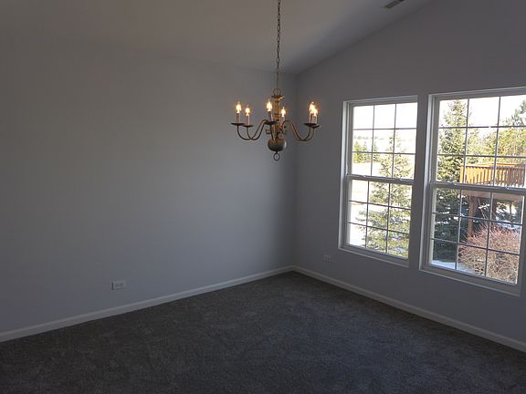 5th image of 172 W Buckingham Dr