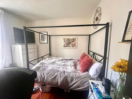 Rented by Corcoran | media 4