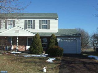 215 Pennwood Dr, Richlandtown, PA 18955