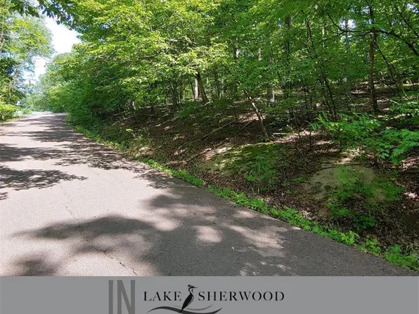 1082 Forest Way, Lake Sherwood, MO 63357