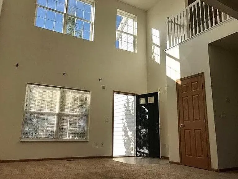 9166 Walker Park Dr — Photo 2