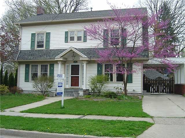 1st image of 334 E Marshall St