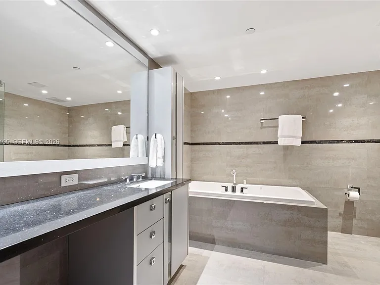 19216 Fisher Island Dr #19216 — Photo 20
