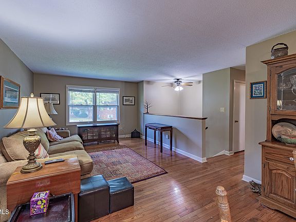 4th image of 1314 Plantation Dr