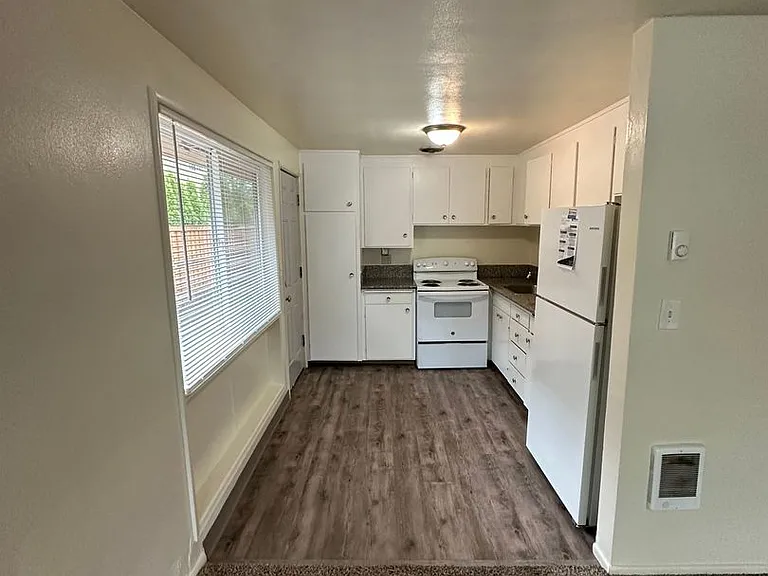 West Apartments — Photo 3