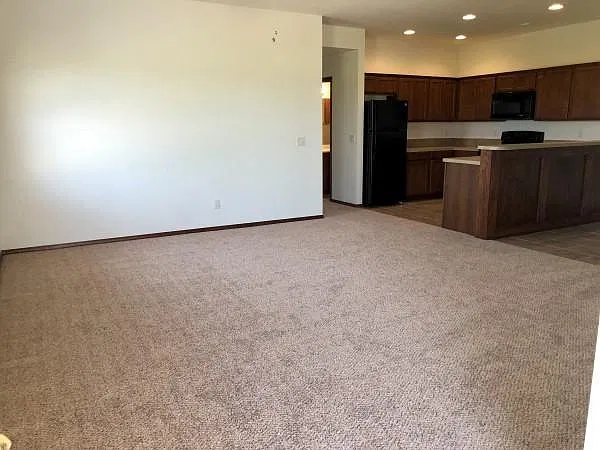 3 bed, 1275 sqft, $1,500 — Photo 2