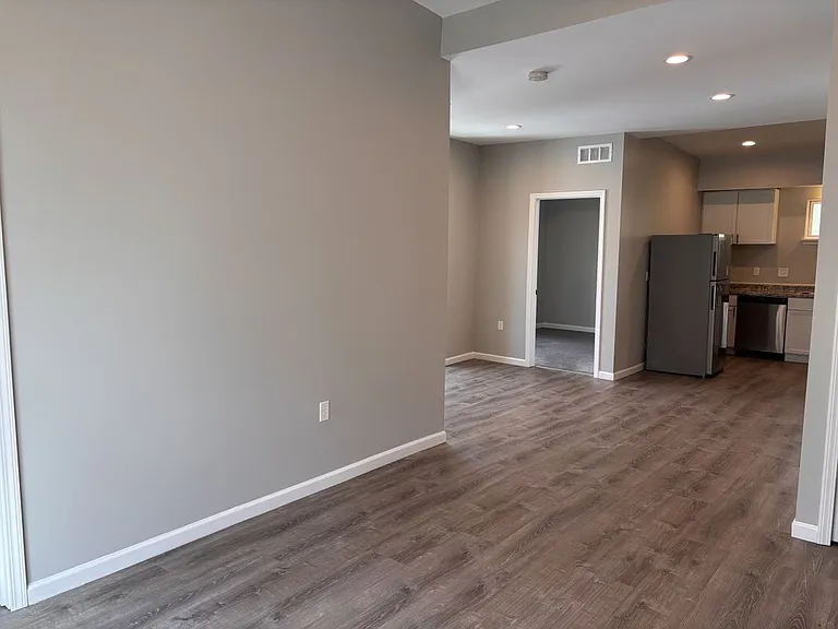 1119 Custer St #202 — Photo 17