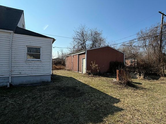 3rd image of 2045 La France St