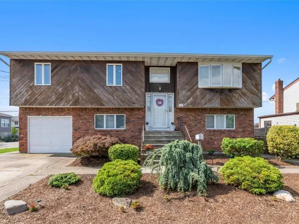 103 Shore Road, Lindenhurst, NY 11757