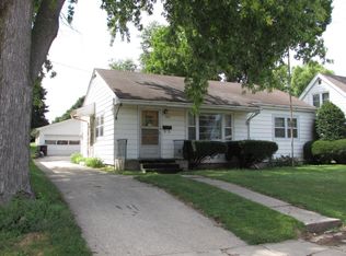 433 Randolph St, Burlington, WI 53105