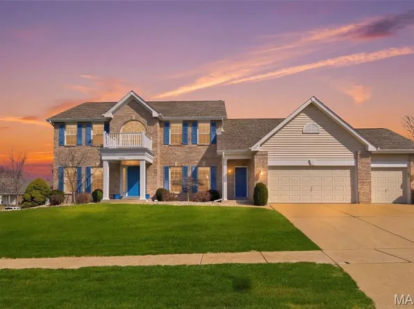 2211 Dartmouth Place Dr, Ballwin, MO 63011