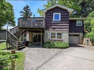 2209 Clove Rd, Staten Island, NY 10305