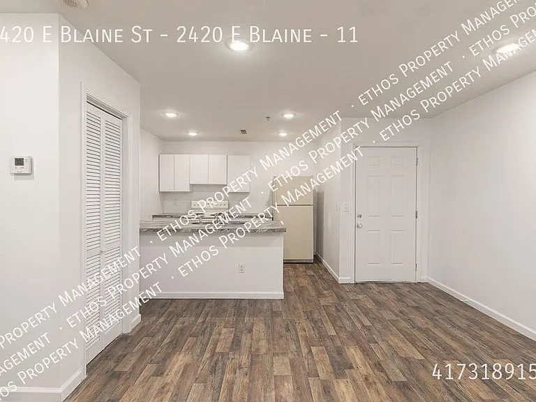 2420 E Blaine St #11 — Photo 4