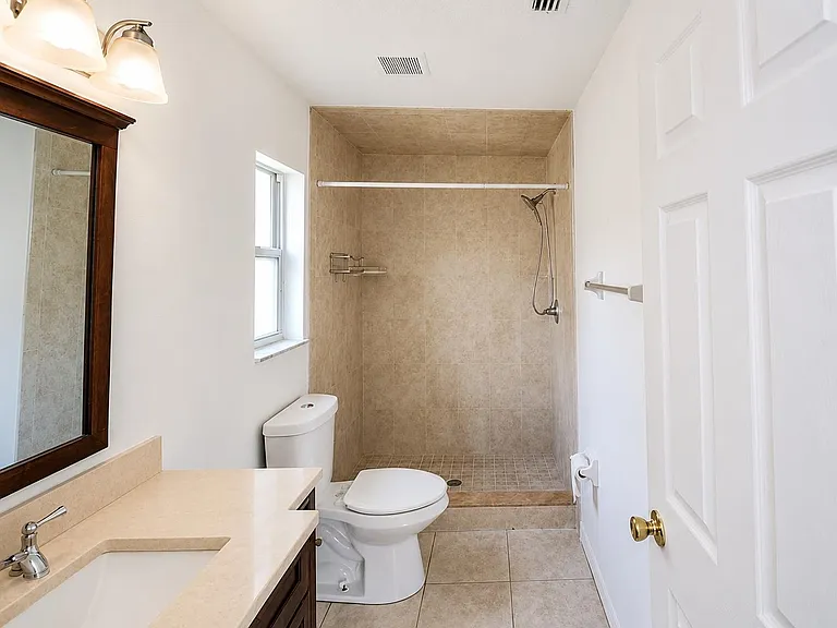 405 Island View Cir — Photo 24