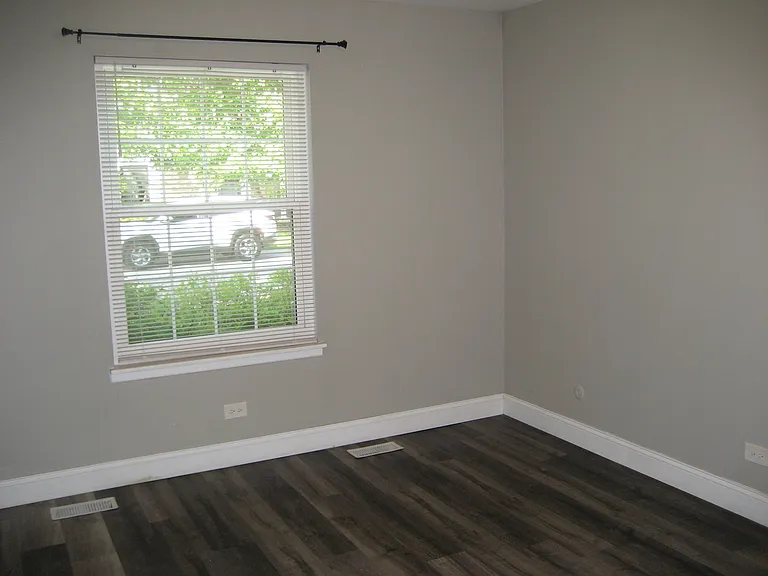 Scanlon Dr — Photo 18