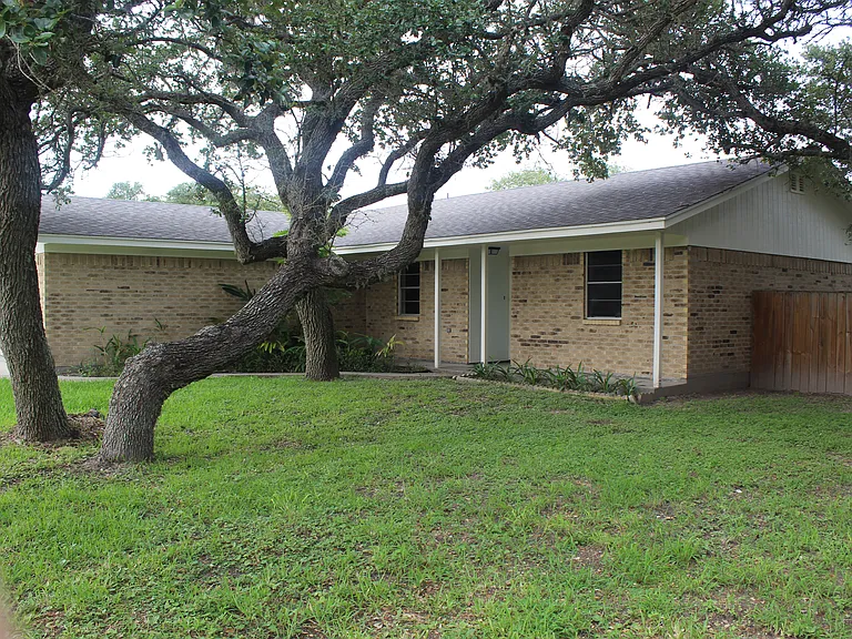 1414 N Live Oak St — Photo 31
