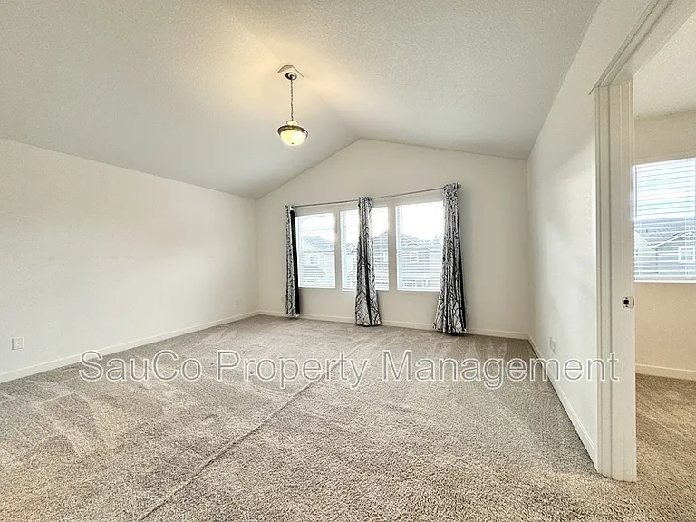 1248 S 28th Ter — Photo 13