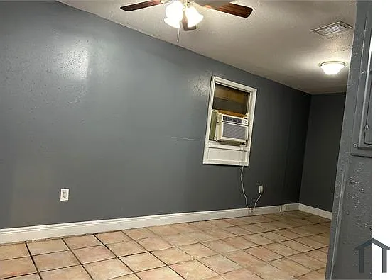 2 bed, 900 sqft, $2,300 — Photo 2
