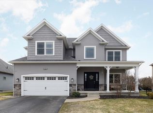 91 Avalon Meadows Ln, East Amherst, NY 14051