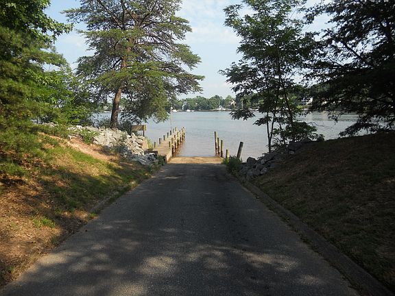 Community boat ramp