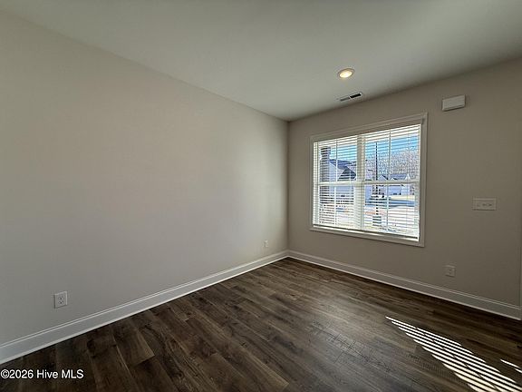 5th image of 37 Raven Rock Place