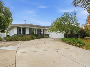 9107 Chestnut Ln, Munster, IN 46321