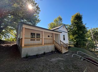 174 E Deaderick St, Jackson, TN 38301