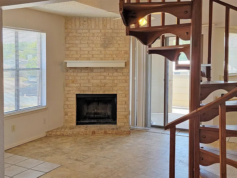 2500 Burleson Rd #210 — Photo 3