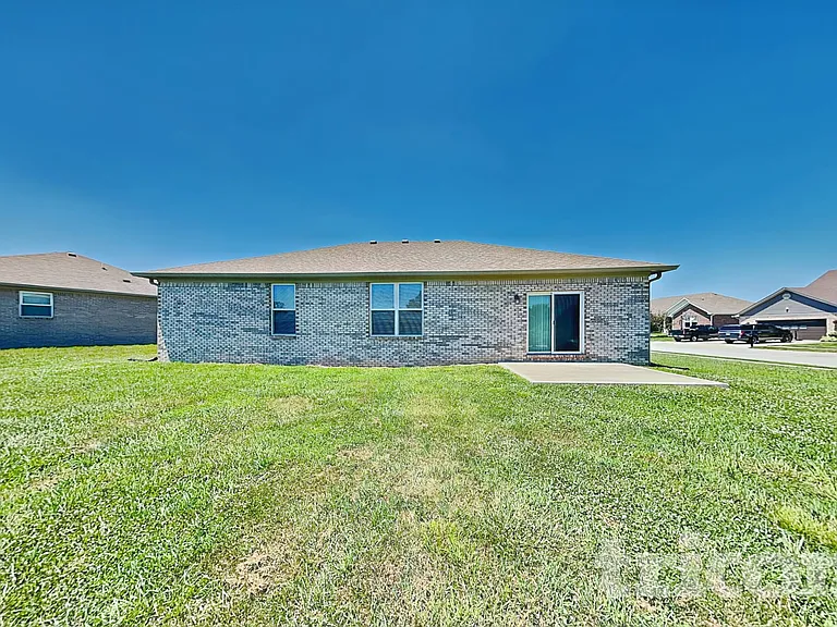 303 Gale Ct — Photo 15