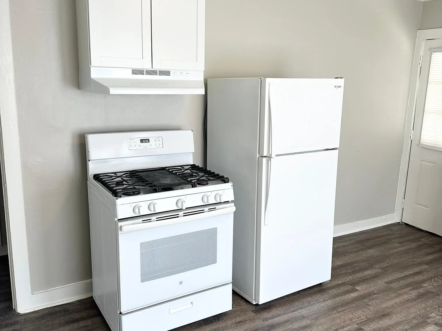 2 bed, 900 sqft, $800 — Photo 3