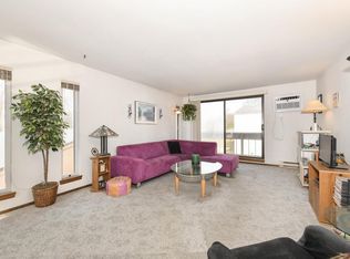 Foxpoint Village, Waukesha, WI 53189