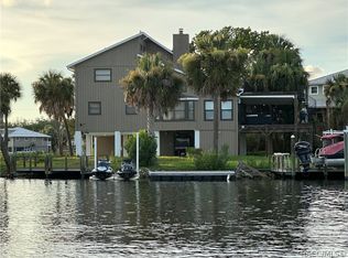 2261 N Harmony Ter, Crystal River, FL 34429