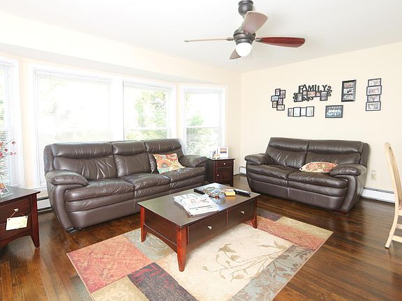 4th image of 1393 Park St
