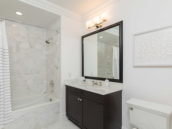 4th image of 5000 Royal Ct #Xs1i9a