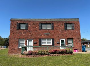 438 W Main St APT 14-17-23, Troy, NC 27371